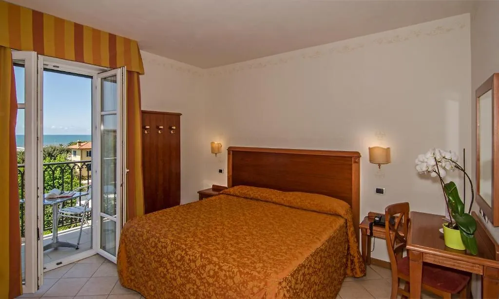 Hotel Villa Ombrosa Marina di Pietrasanta 3*,