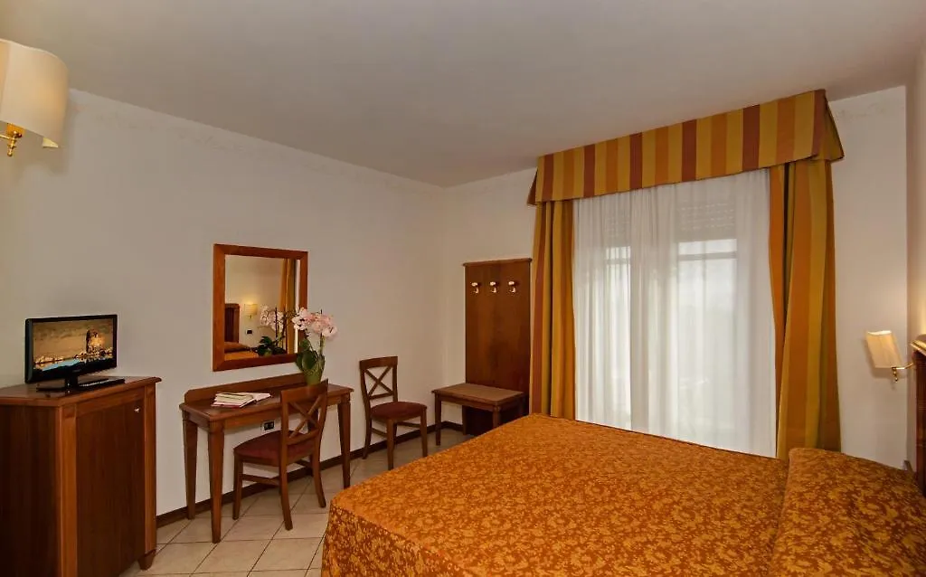 Hotel Villa Ombrosa Marina di Pietrasanta 3*,  Ιταλία